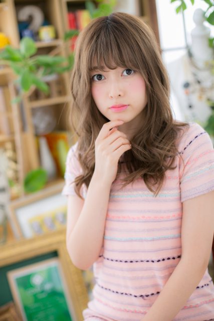 斜めバングでモテ系♪くせ毛風ウェーブ