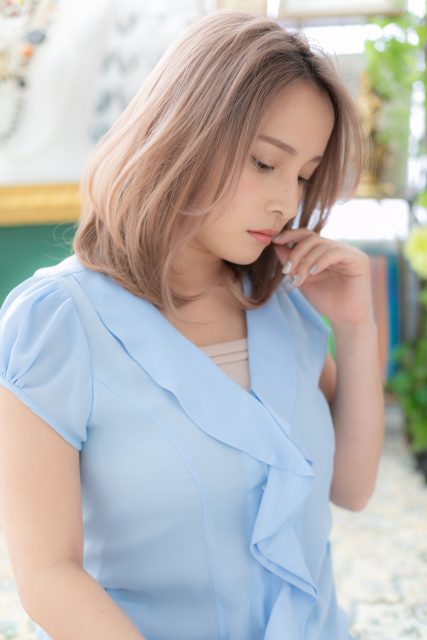 韓国風かきあげバング小顔ハイライトカラー