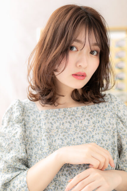 韓国風外ハネカールセミウェット抜け感ヘア