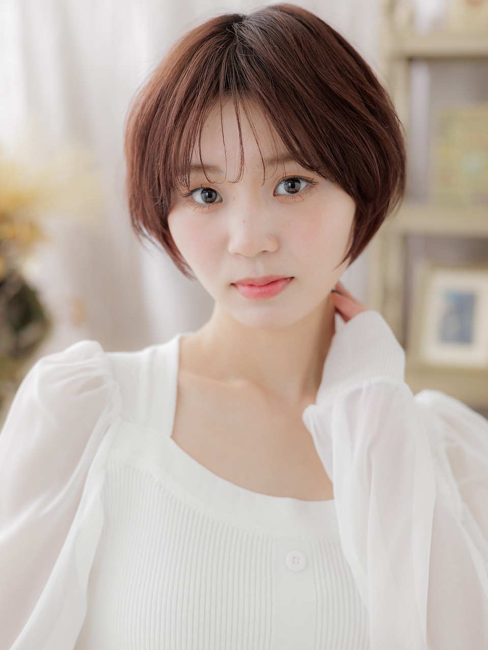 大人可愛いマロンベージュ小顔ショート20代30代