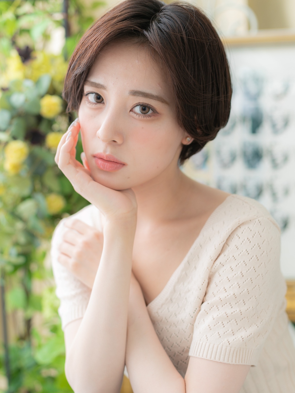大人可愛いアップバング小顔ショート20代30代