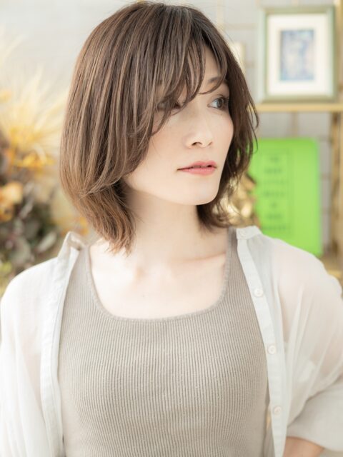 大人可愛いセンターパートくびれショートボブ20代30代