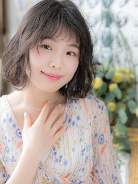 大人可愛いアッシュ前下がりボブ20代30代