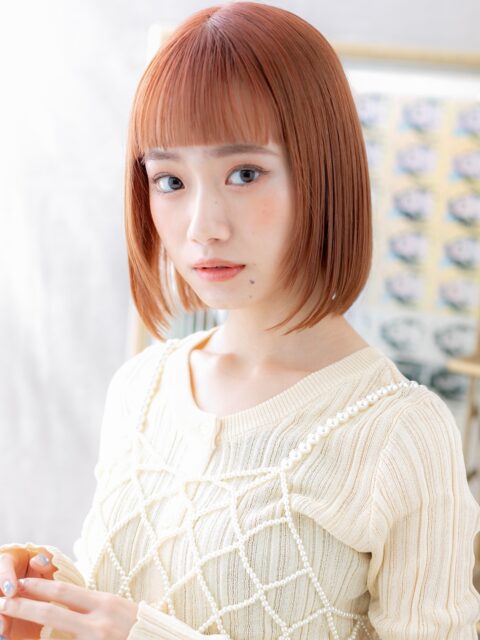 大人可愛いぱっつん前髪オレンジベージュボブ20代30代