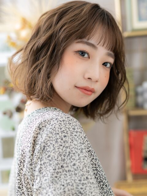 大人可愛いゆるふわオン眉ボブ20代30代