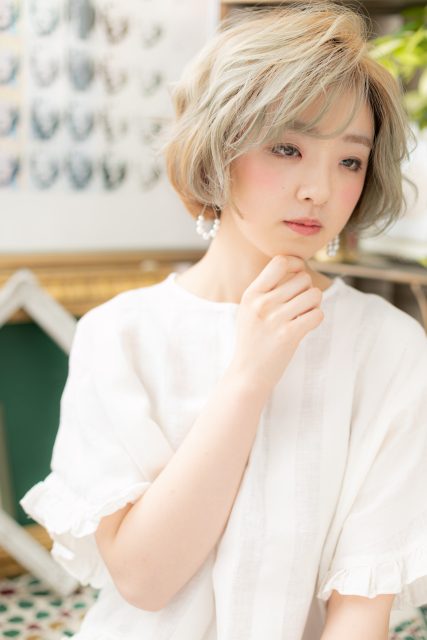 個性的ハイトーン！外国人風エアリーボブ