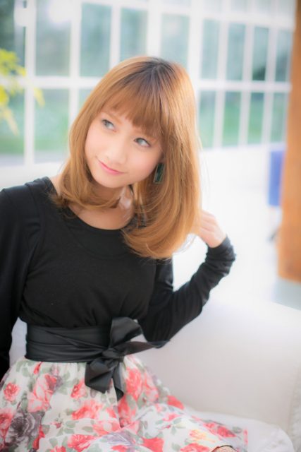 毛先のワンカールが可愛い★華やかセミディ