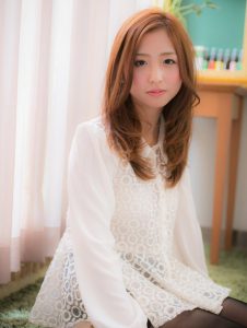 ゆるウェーブ＋優しげブラウンのフェミキュート