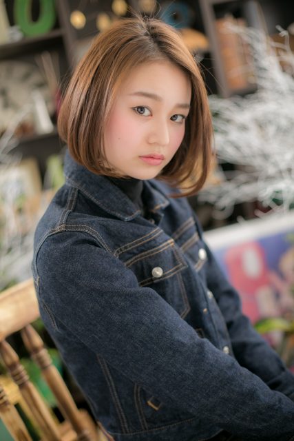 前下がり艶カラー小顔ナチュラルストレート