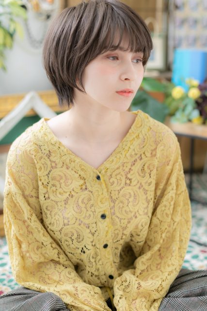 外国人風ダークアッシュ小顔マッシュショート