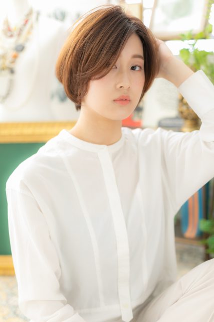 かきあげバング大人ハイライト前下がりボブ