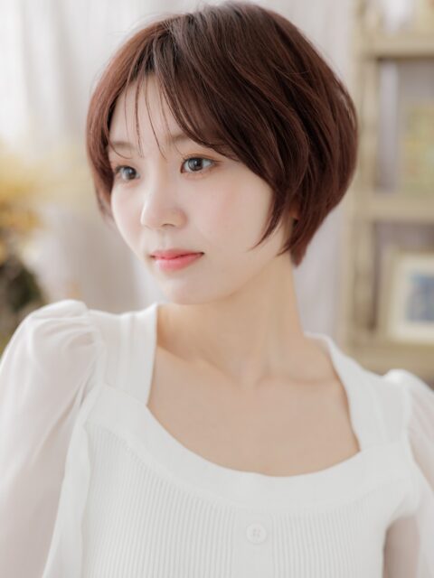 大人可愛いマロンベージュ小顔ボブ20代30代