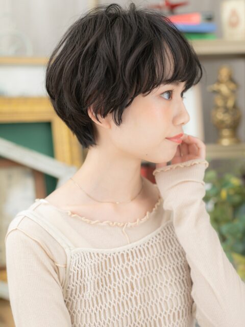 大人可愛い小顔フェザーショート20代30代