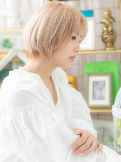 大人可愛いハイトーン小顔ボブ20代30代