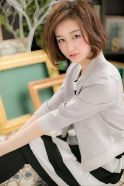 大人かわいいルーズヘア小顔前下がりボブディ