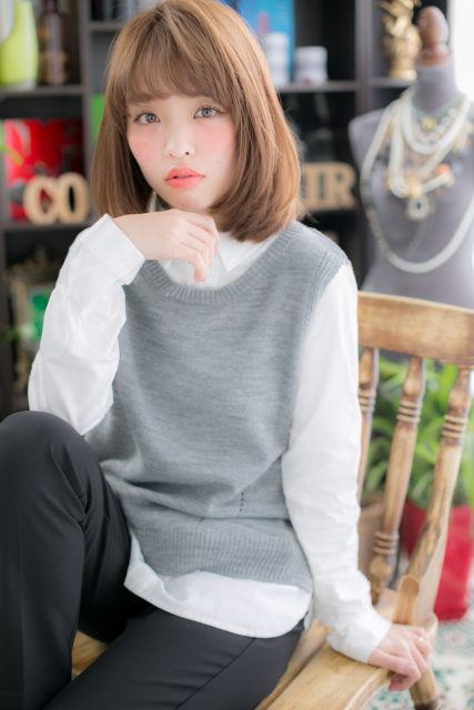 暖色系カラー大人かわいい前下がりロングボブ