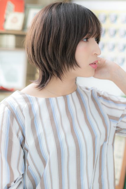 黒髪シースルーバング小顔前下がりボブウルフ