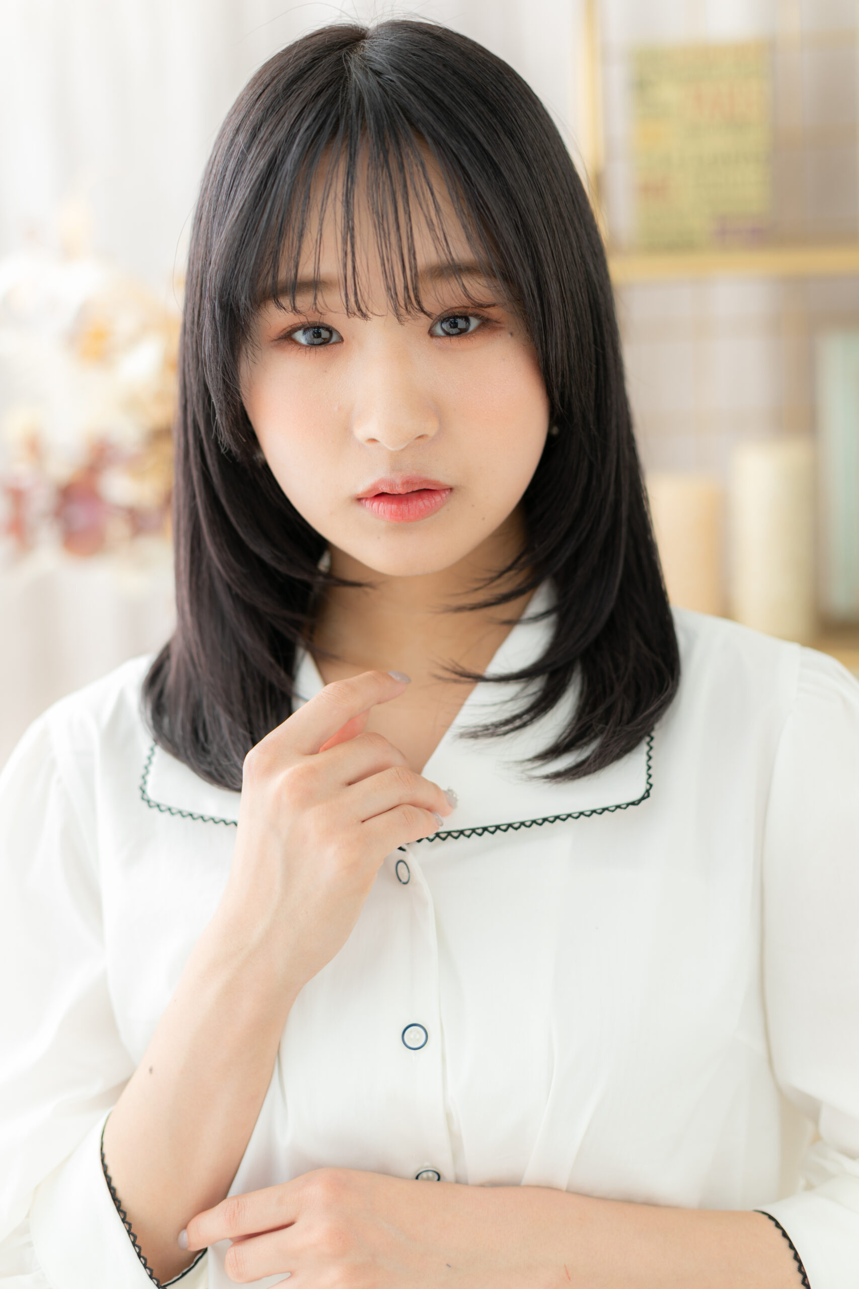 透明感グレージュアッシュレイヤーセミディ