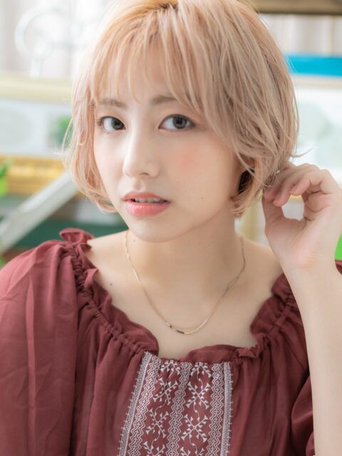 大人可愛いハイトーンカラー小顔ボブ20代30代