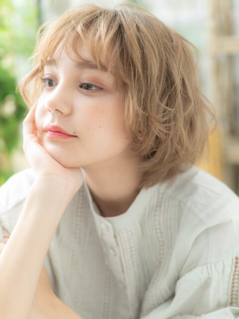 大人可愛いハイトーン小顔ボブ20代30代