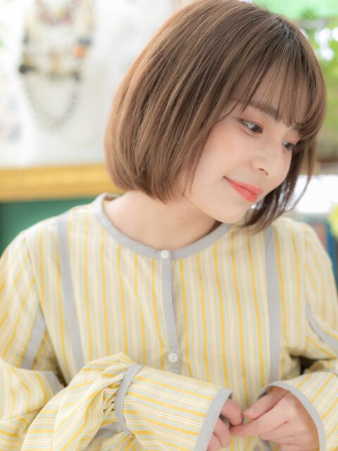 大人可愛い透け感グレーベージュボブ20代30代