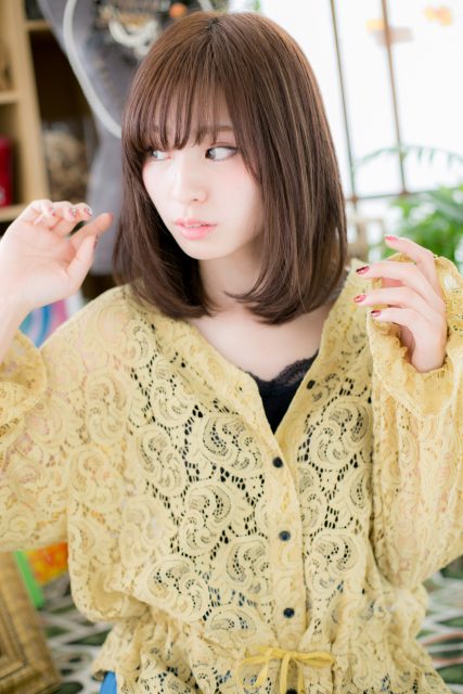 目力UP♪斜めバング艶カラーレイヤーミディアム