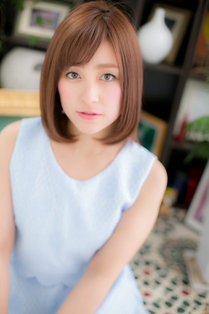 前下がり斜めバング切りっぱなし前下がりロブ