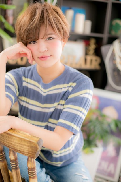 大人かわいい暖色系カラーマッシュショート