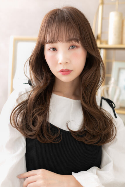 シースルーバングくせ毛風ニュアンスパーマ