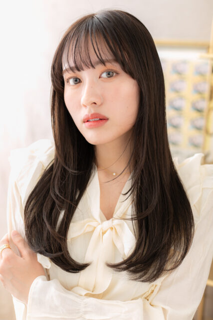 大人フェミニンロングレイヤーストレート