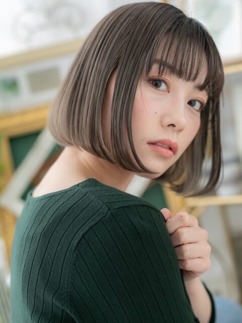 黒髪切りっぱなし小顔大人ボブ20代30代