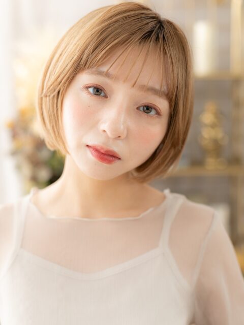 大人可愛いハイライト小顔丸みボブ20代30代