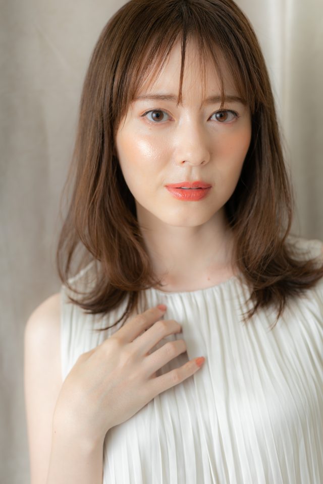 ベージュ暖色系カラーナチュラルくびれ透明感20代30代40代