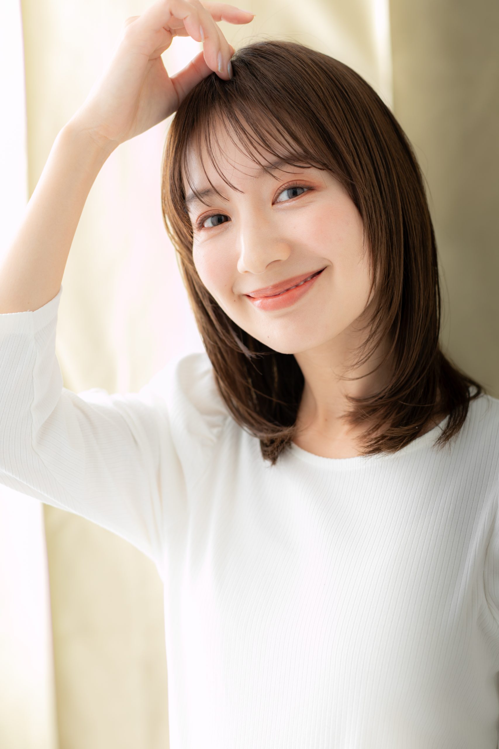 前下がりストレート小顔補正立体カット　20代30代40代