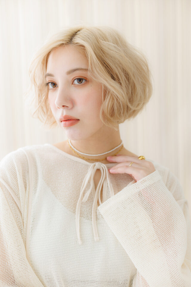 大人可愛いハイトーン小顔ボブパーマ20代30代