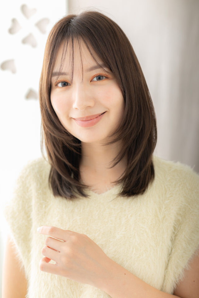 大人美人シースルーバングくびれミディ20代30代