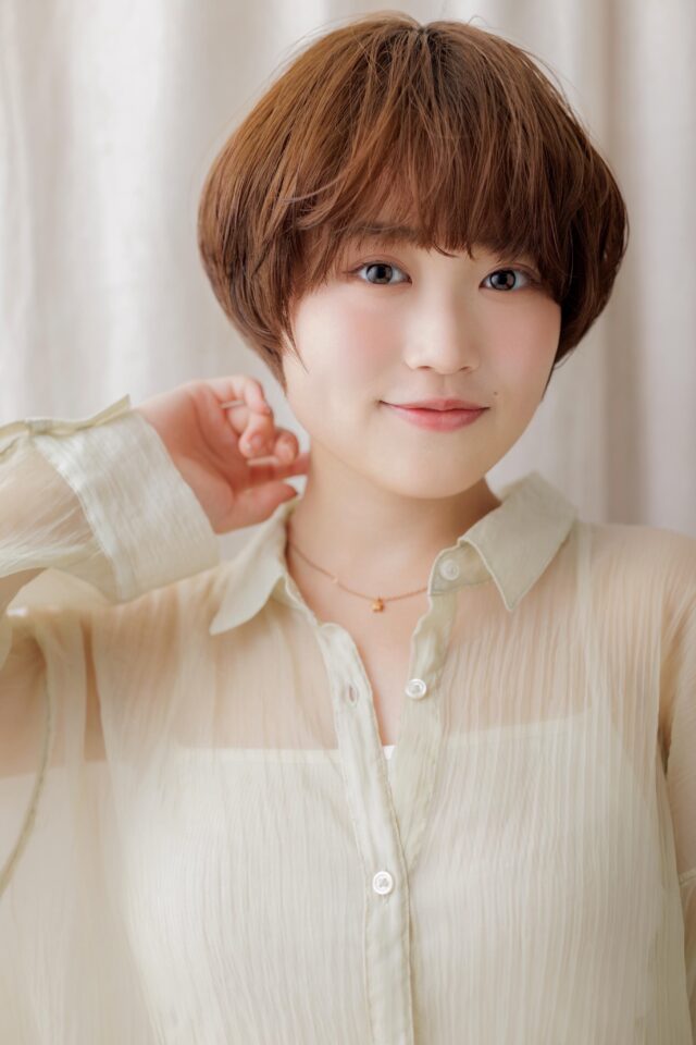 大人可愛いフェザーショートヘア20代30代