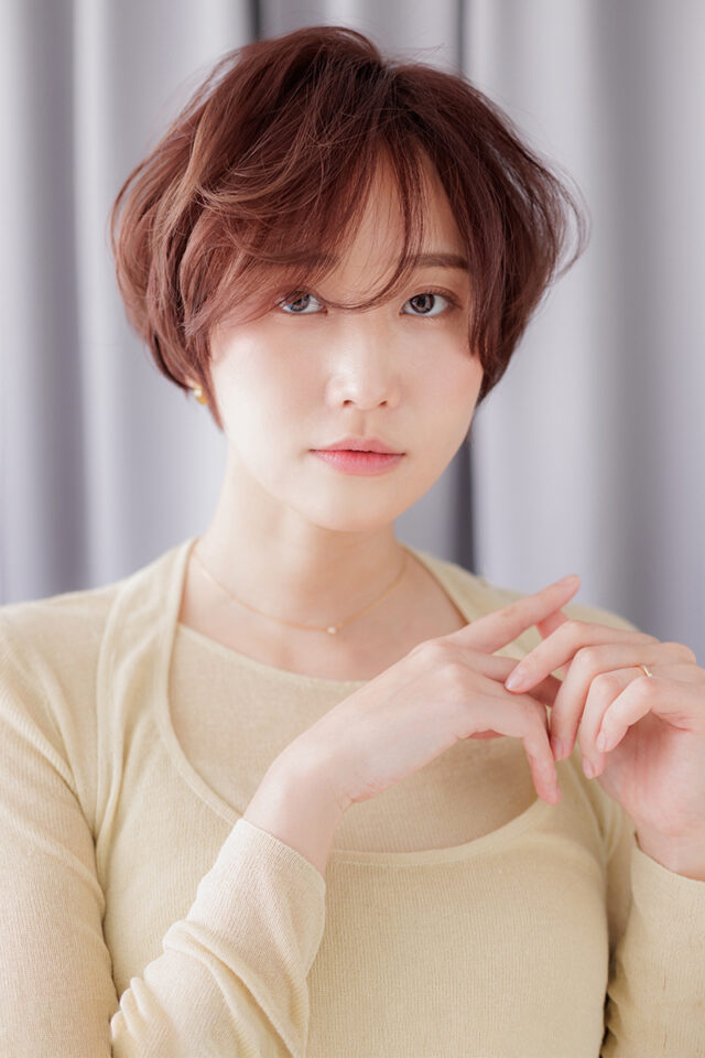 大人可愛いくせ毛風小顔ショート20代30代