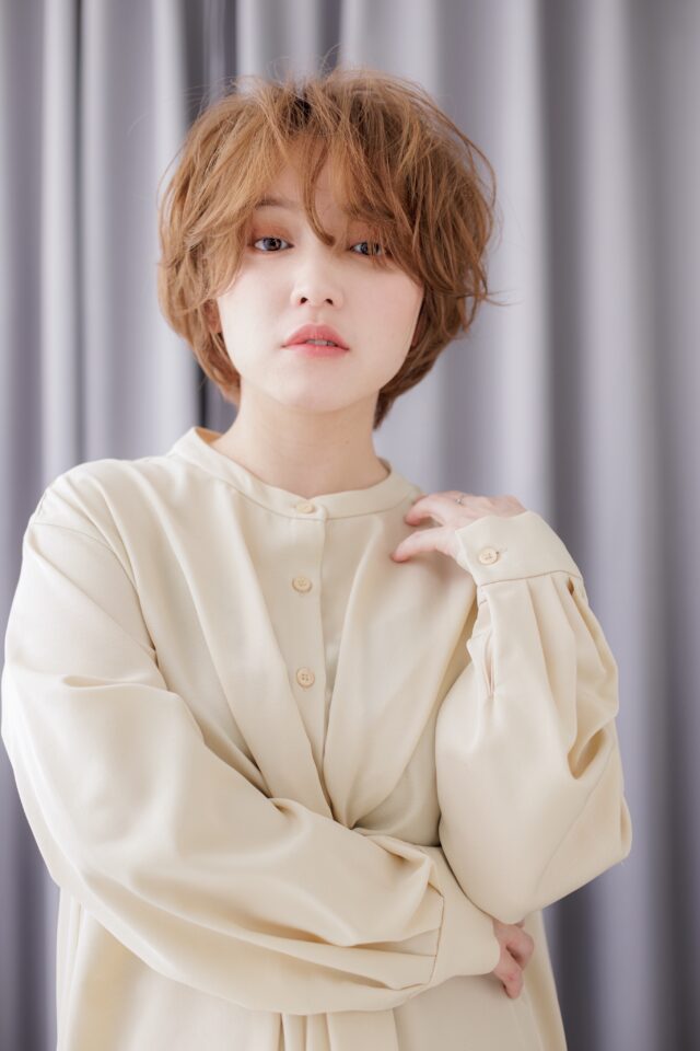 大人可愛いくせ毛風ショート20代30代