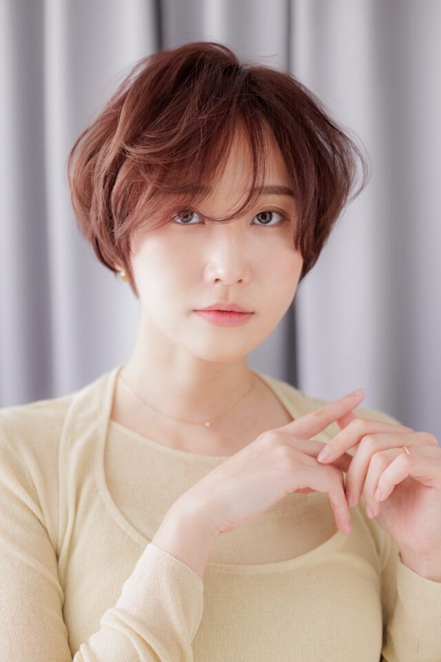 大人可愛いくせ毛風小顔ショート20代30代